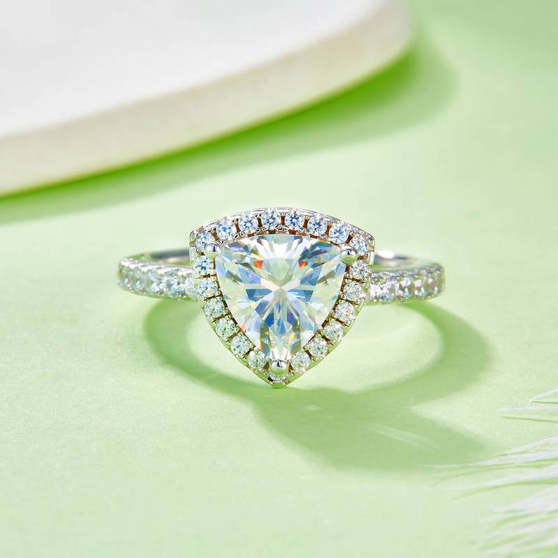 Affordable Luxury三角形S925银镀白金MoissaniteWomen's Ring2.0ctD级